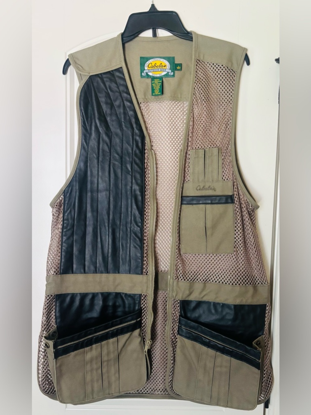 Cabela's Outdoors  Hunting&Shooting Vest Knit Mesh  Leather Trim Size L Regular